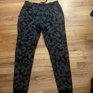 Nike Tech Camo Sweatpants